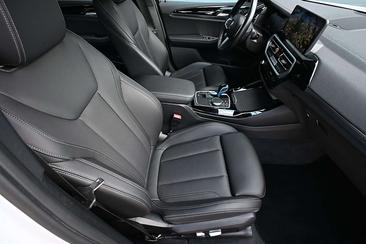BMW iX3 — photo 11