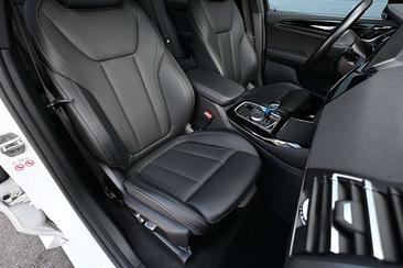 BMW iX3 — photo 12