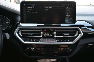 BMW iX3 — photo 18
