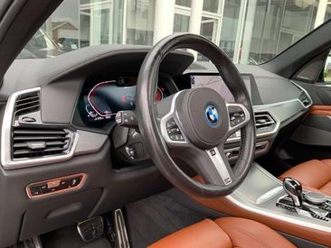 BMW X5 XDrive45e — photo 12