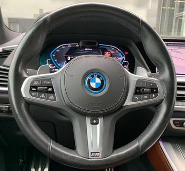BMW X5 XDrive45e — photo 26