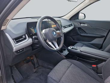 BMW IX1 XDrive30 — photo 9