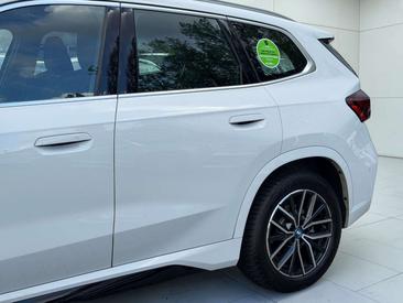 BMW X1 XDrive25e — photo 11