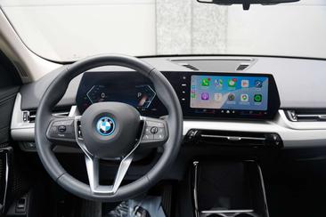 BMW IX2 EDrive20 — photo 7