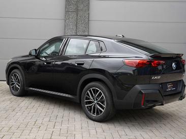 BMW IX2 EDrive20 — photo 9