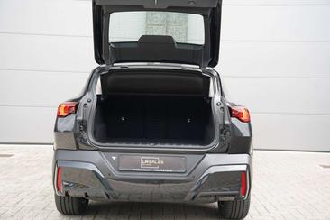 BMW IX2 EDrive20 — photo 11