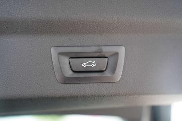 BMW IX2 EDrive20 — photo 13