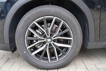 BMW IX2 EDrive20 — photo 19