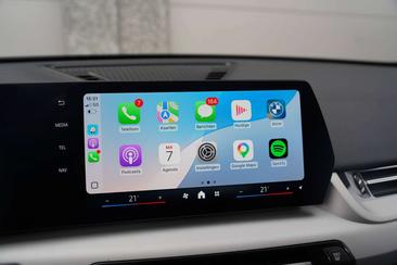 BMW IX2 EDrive20 — photo 22