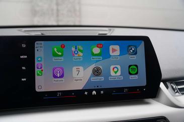 BMW IX2 EDrive20 — photo 23