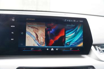 BMW IX2 EDrive20 — photo 24