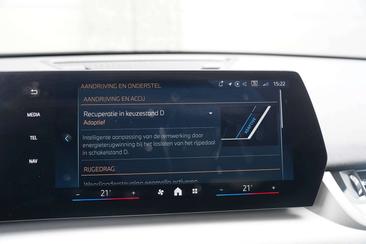 BMW IX2 EDrive20 — photo 26