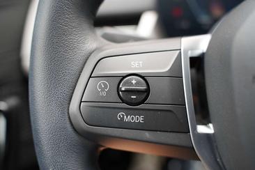 BMW IX2 EDrive20 — photo 31