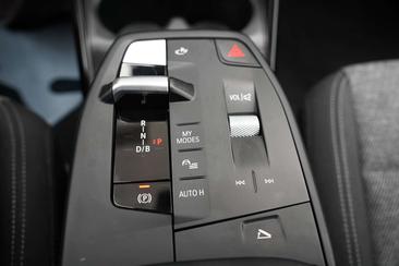 BMW IX2 EDrive20 — photo 35