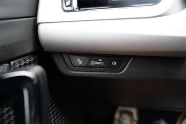 BMW IX2 EDrive20 — photo 36