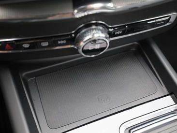 Volvo XC60 T6 Recharge AWD — photo 13