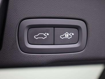 Volvo XC60 T6 Recharge AWD — photo 19