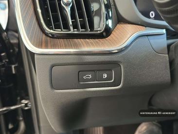 Volvo XC60 T8 Recharge AWD — photo 11