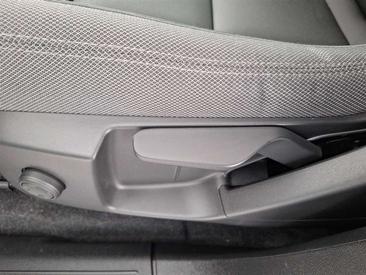 Volvo C40 Coupé SUV — photo 28
