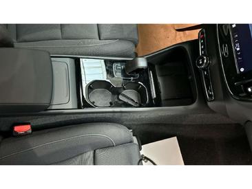 Volvo C40 Coupé SUV — photo 24