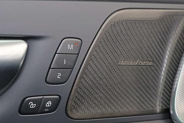 Volvo XC60 T6 Recharge AWD — photo 11