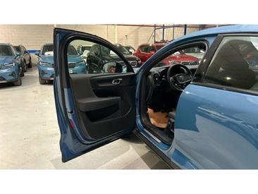 Volvo C40 Coupé SUV — photo 34