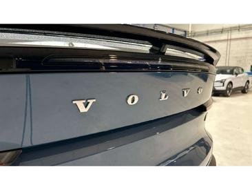Volvo C40 Coupé SUV — photo 44