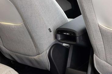Volvo EX30 Single Motor Extended Range — photo 19