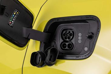 Volvo EX30 Single Motor Extended Range — photo 33