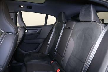 Volvo C40 Coupé SUV Recharge Single Motor Extended Range — photo 16