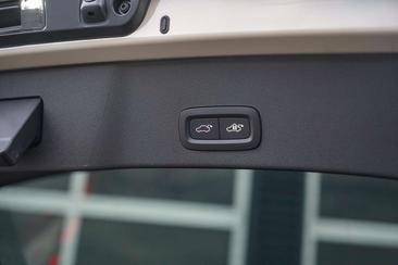 Volvo EC40 Coupé SUV Single Motor Extended Range — photo 11