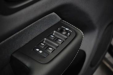 Volvo XC60 T8 Recharge AWD — photo 20