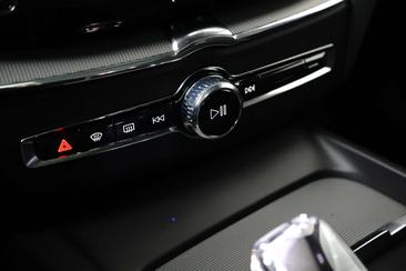 Volvo XC60 T8 Recharge AWD — photo 27