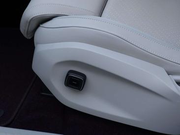 Volvo EX60 P10 AWD — photo 13