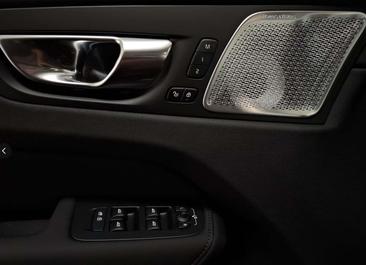 Volvo XC60 T8 Recharge AWD — photo 19