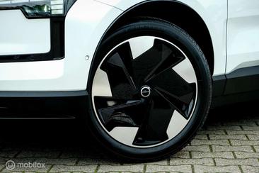 Volvo EX30 Single Motor Extended Range — photo 15