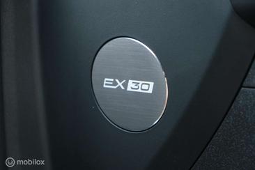 Volvo EX30 Single Motor Extended Range — photo 38