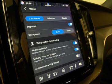 Volvo XC60 T6 Recharge AWD — photo 34