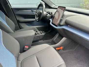 Volvo EX30 — photo 10