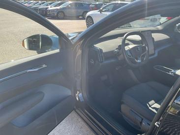 Volvo EX30 — photo 11