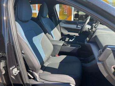 Volvo EX30 — photo 13