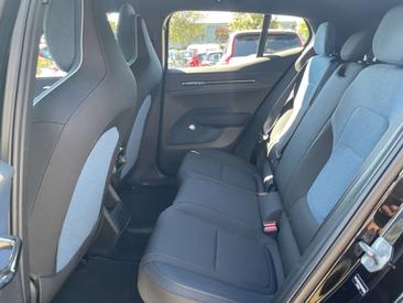 Volvo EX30 — photo 15