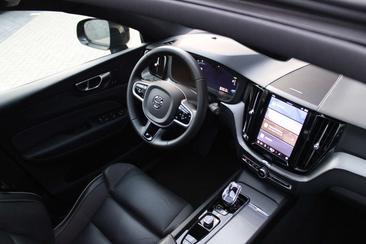 Volvo XC60 T8 Recharge AWD — photo 3