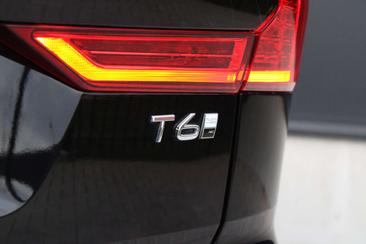 Volvo XC60 T8 Recharge AWD — photo 16