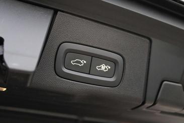 Volvo XC60 T8 Recharge AWD — photo 18