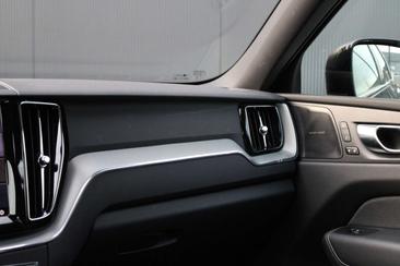 Volvo XC60 T8 Recharge AWD — photo 22
