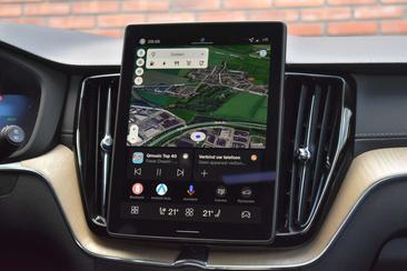 Volvo XC60 T6 Recharge AWD — photo 17