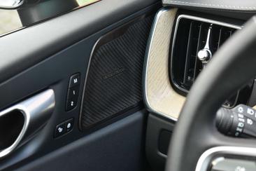 Volvo XC60 T6 Recharge AWD — photo 21