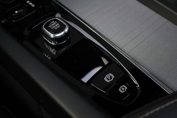 Volvo XC60 T8 Recharge AWD — photo 42