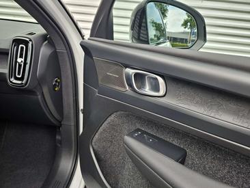 Volvo XC40 Berline Recharge Single Motor — photo 25